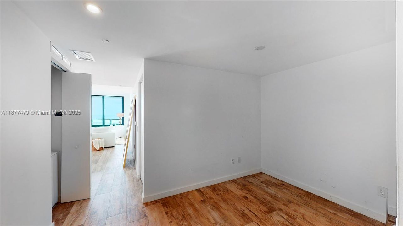 En Venta: $848,888 (1 camas, 2 baños, 898 Pies cuadrados)