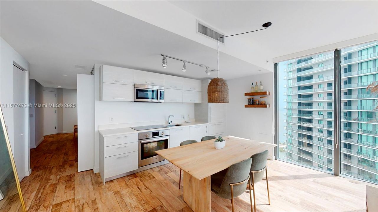 En Venta: $848,888 (1 camas, 2 baños, 898 Pies cuadrados)
