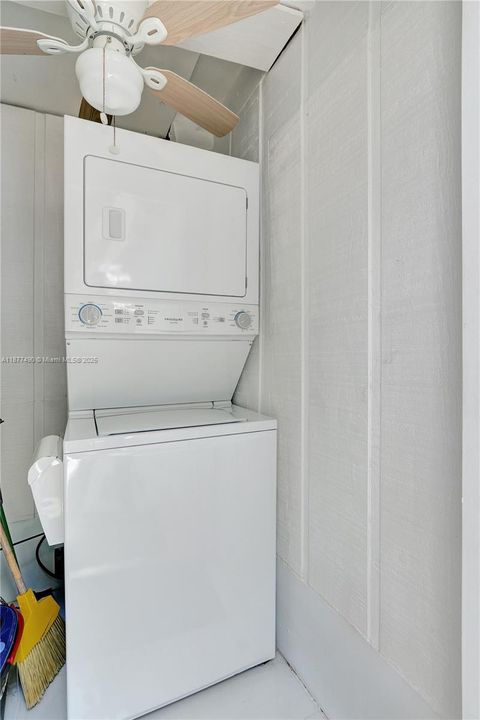 Recently Rented: $1,700 (1 beds, 1 baths, 700 Square Feet)