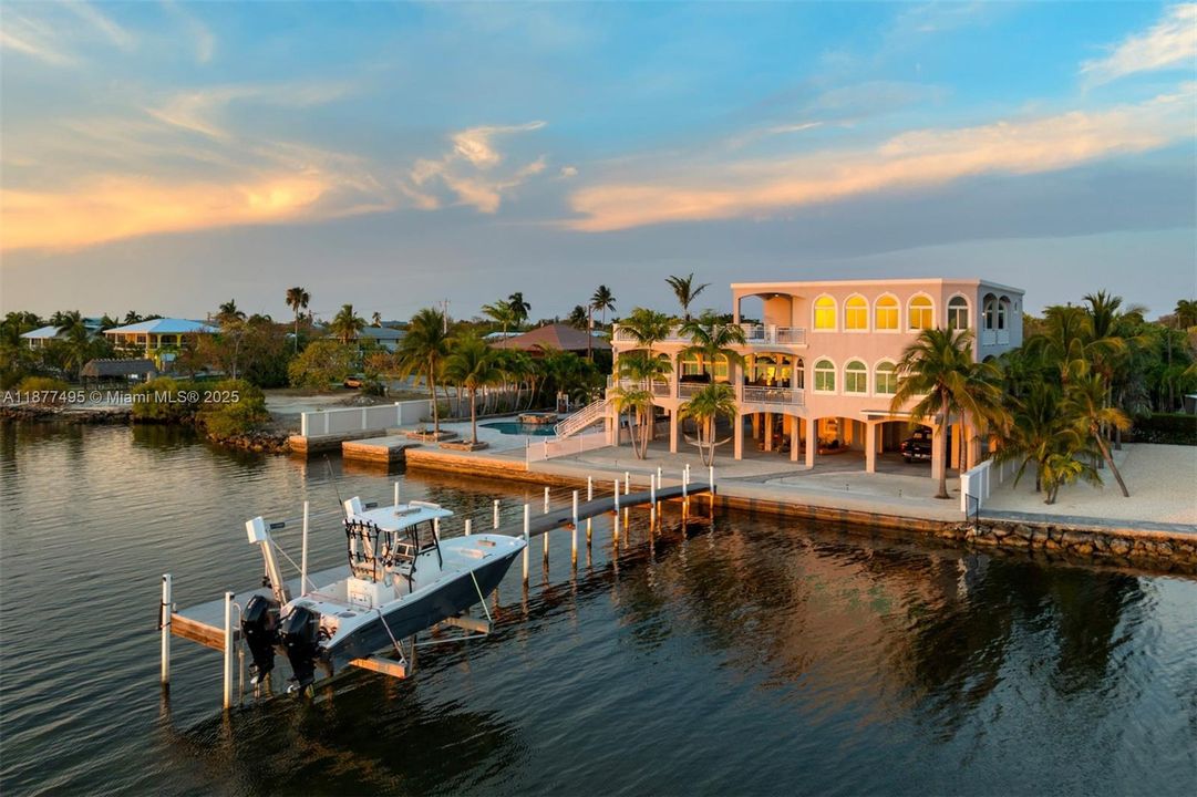 En Venta: $6,450,000 (3 camas, 3 baños, 4687 Pies cuadrados)