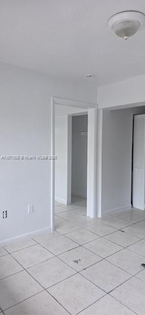 合同活跃: $2,000 (2 贝兹, 1 浴室, 850 平方英尺)