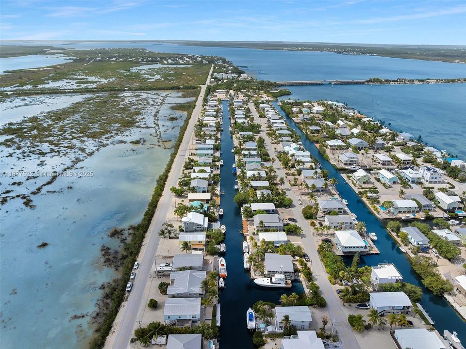 For Sale: $974,000 (3 beds, 2 baths, 1296 Square Feet)