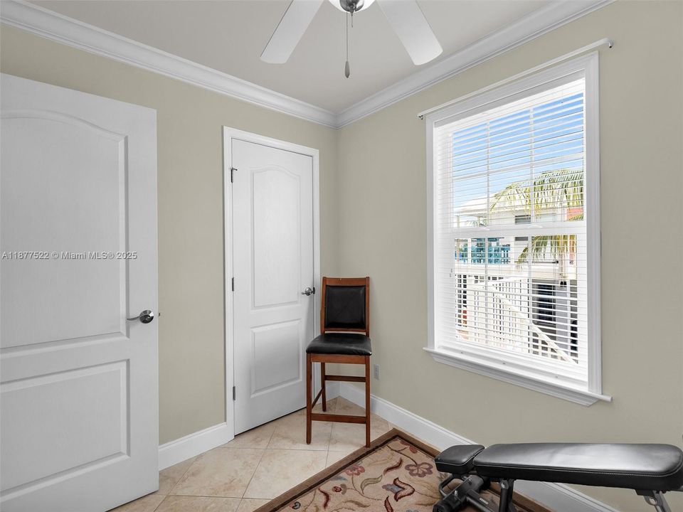 For Sale: $974,000 (3 beds, 2 baths, 1296 Square Feet)