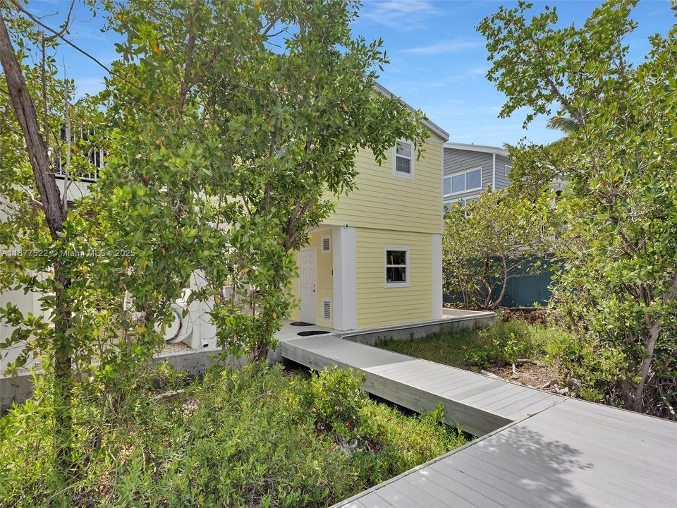 For Sale: $974,000 (3 beds, 2 baths, 1296 Square Feet)