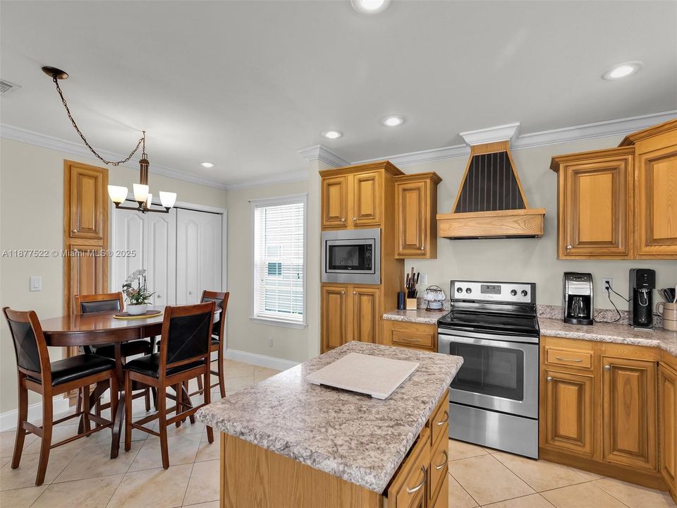 For Sale: $974,000 (3 beds, 2 baths, 1296 Square Feet)