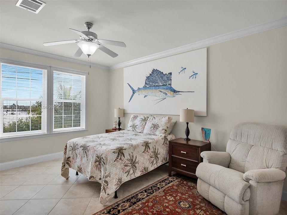 For Sale: $974,000 (3 beds, 2 baths, 1296 Square Feet)