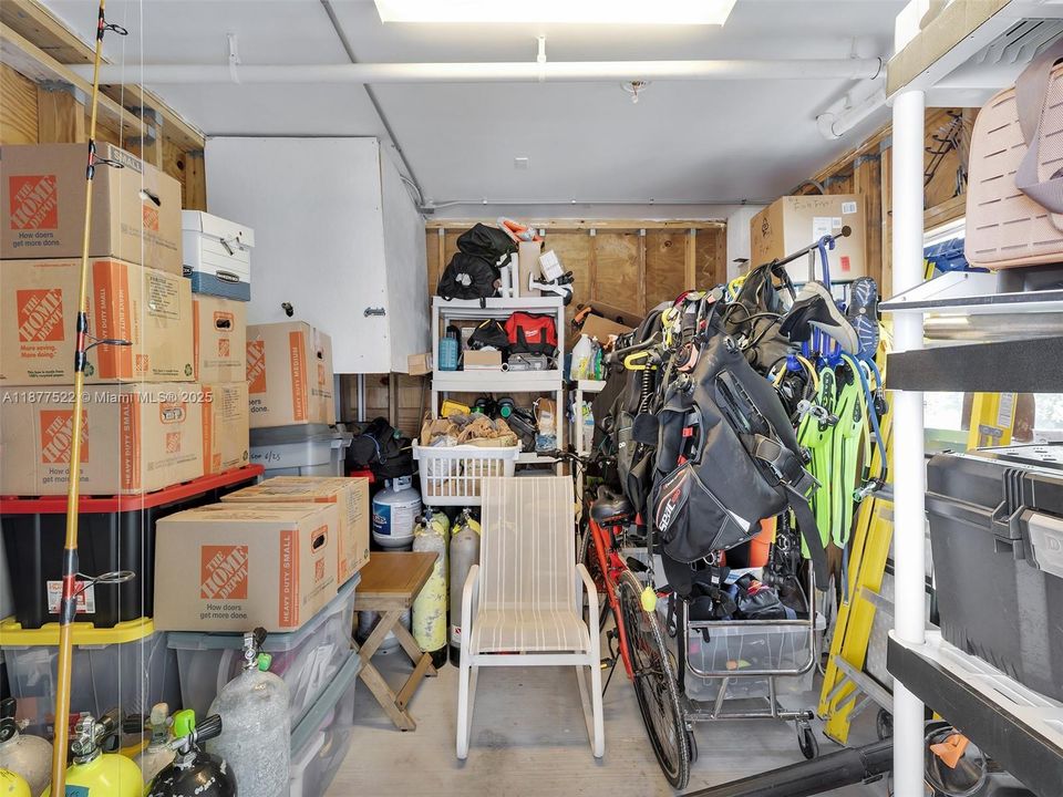 For Sale: $974,000 (3 beds, 2 baths, 1296 Square Feet)