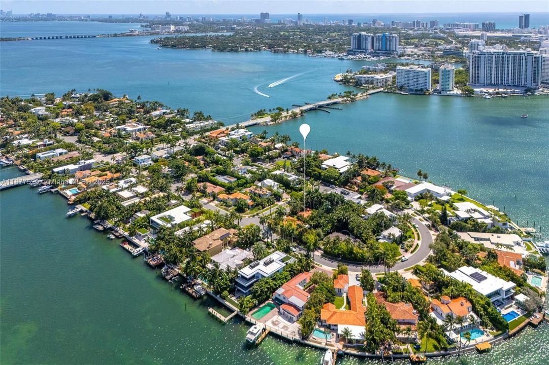 For Sale: $3,795,000 (3 beds, 2 baths, 2003 Square Feet)