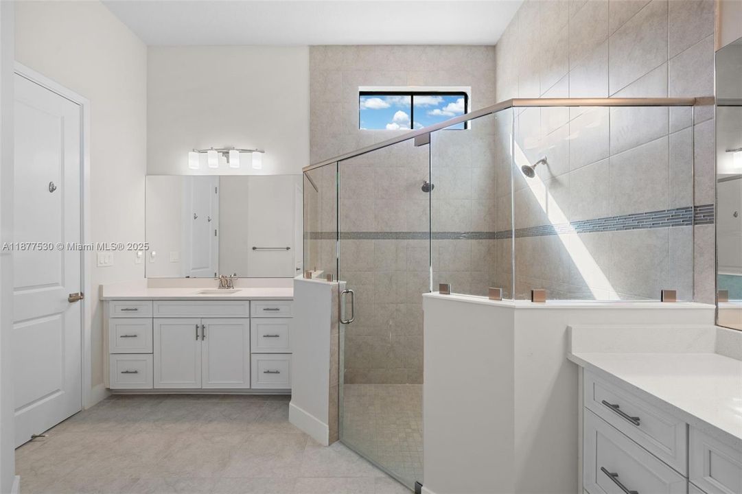 出租: $5,400 (3 贝兹, 3 浴室, 2218 平方英尺)