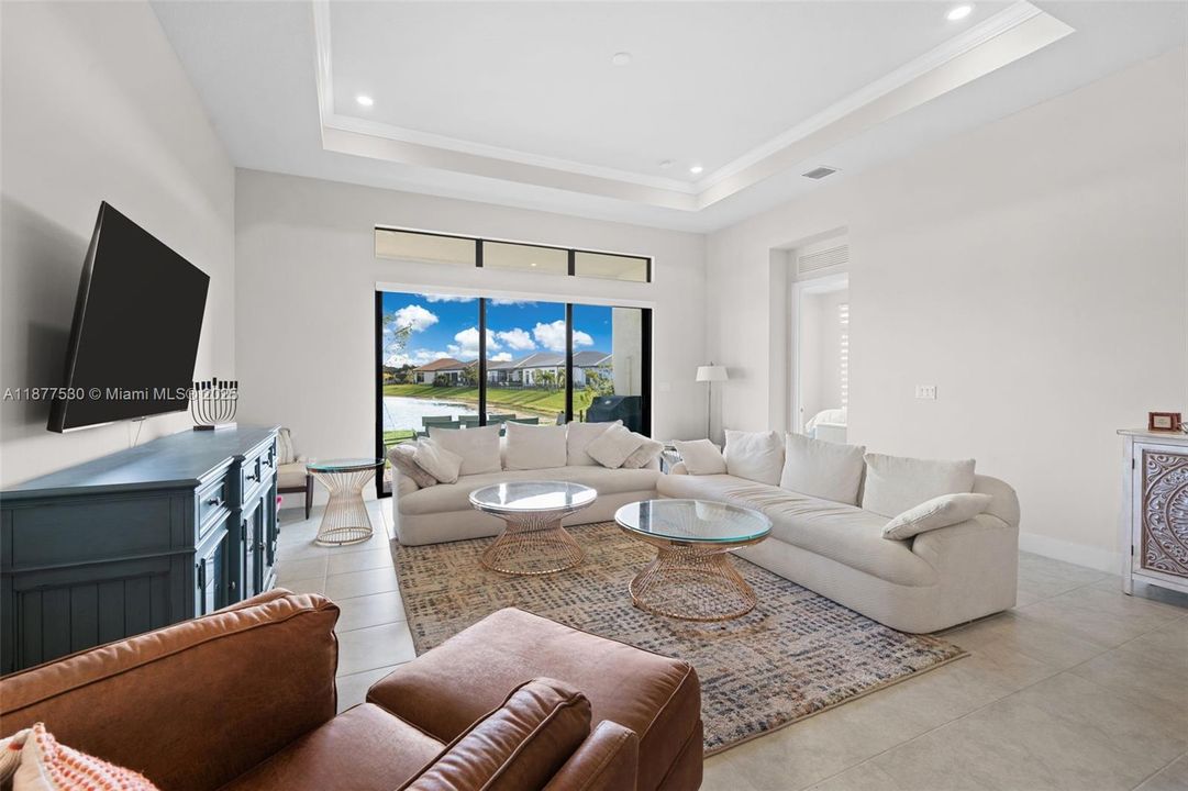 出租: $5,400 (3 贝兹, 3 浴室, 2218 平方英尺)