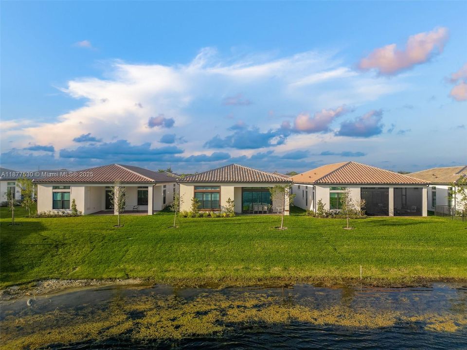 出租: $5,400 (3 贝兹, 3 浴室, 2218 平方英尺)