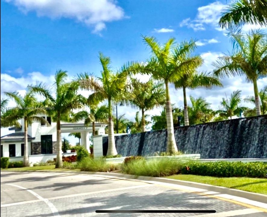 出租: $5,400 (3 贝兹, 3 浴室, 2218 平方英尺)