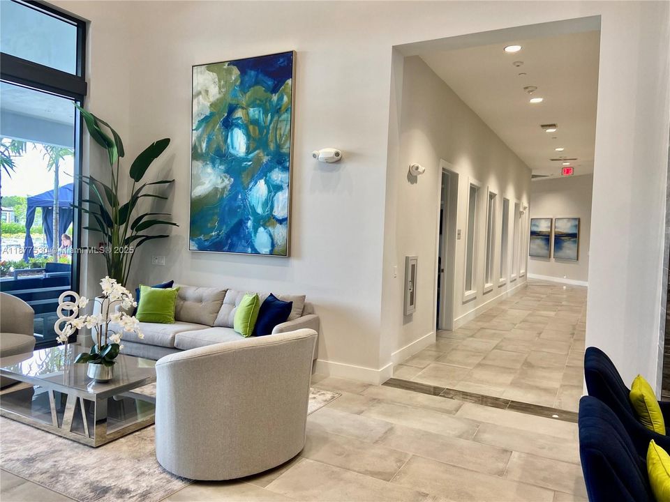 出租: $5,400 (3 贝兹, 3 浴室, 2218 平方英尺)