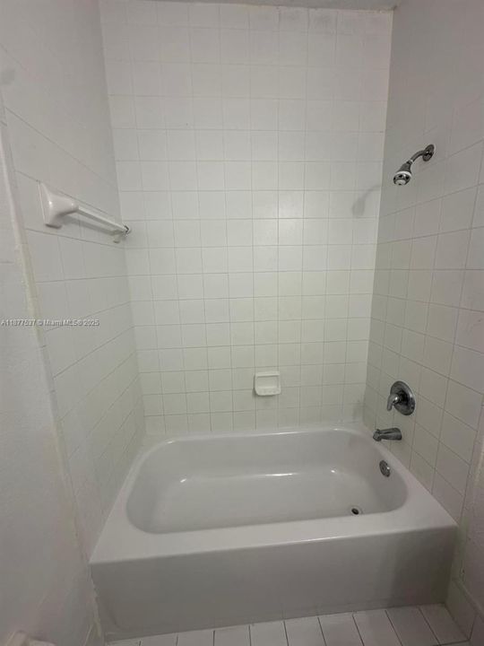 For Rent: $1,750 (3 beds, 2 baths, 1166 Square Feet)