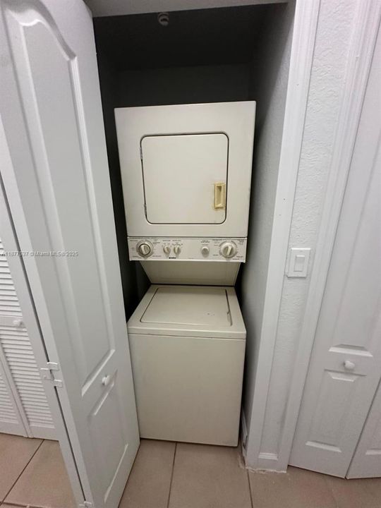 For Rent: $1,750 (3 beds, 2 baths, 1166 Square Feet)