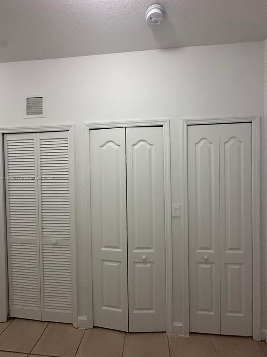 For Rent: $1,750 (3 beds, 2 baths, 1166 Square Feet)