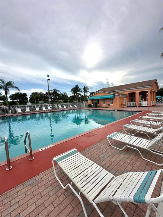 For Rent: $1,750 (3 beds, 2 baths, 1166 Square Feet)