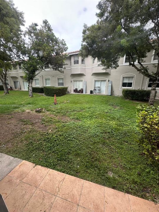 For Rent: $1,750 (3 beds, 2 baths, 1166 Square Feet)