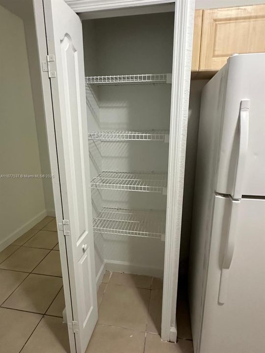 For Rent: $1,750 (3 beds, 2 baths, 1166 Square Feet)