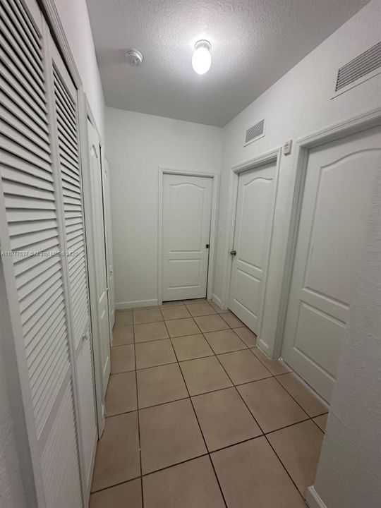 For Rent: $1,750 (3 beds, 2 baths, 1166 Square Feet)