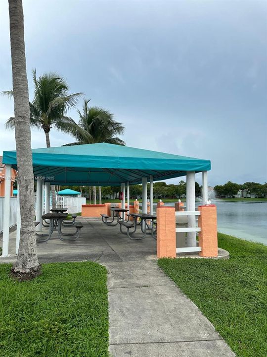 For Rent: $1,750 (3 beds, 2 baths, 1166 Square Feet)