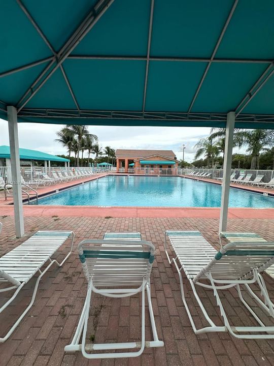 For Rent: $1,750 (3 beds, 2 baths, 1166 Square Feet)