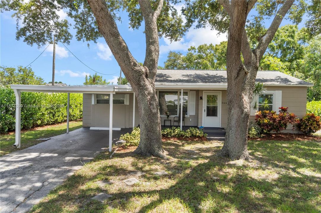 Vendido Recientemente: $335,000 (3 camas, 2 baños, 1379 Pies cuadrados)