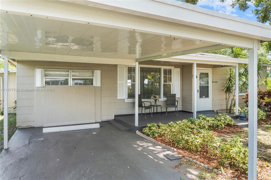 Vendido Recientemente: $335,000 (3 camas, 2 baños, 1379 Pies cuadrados)