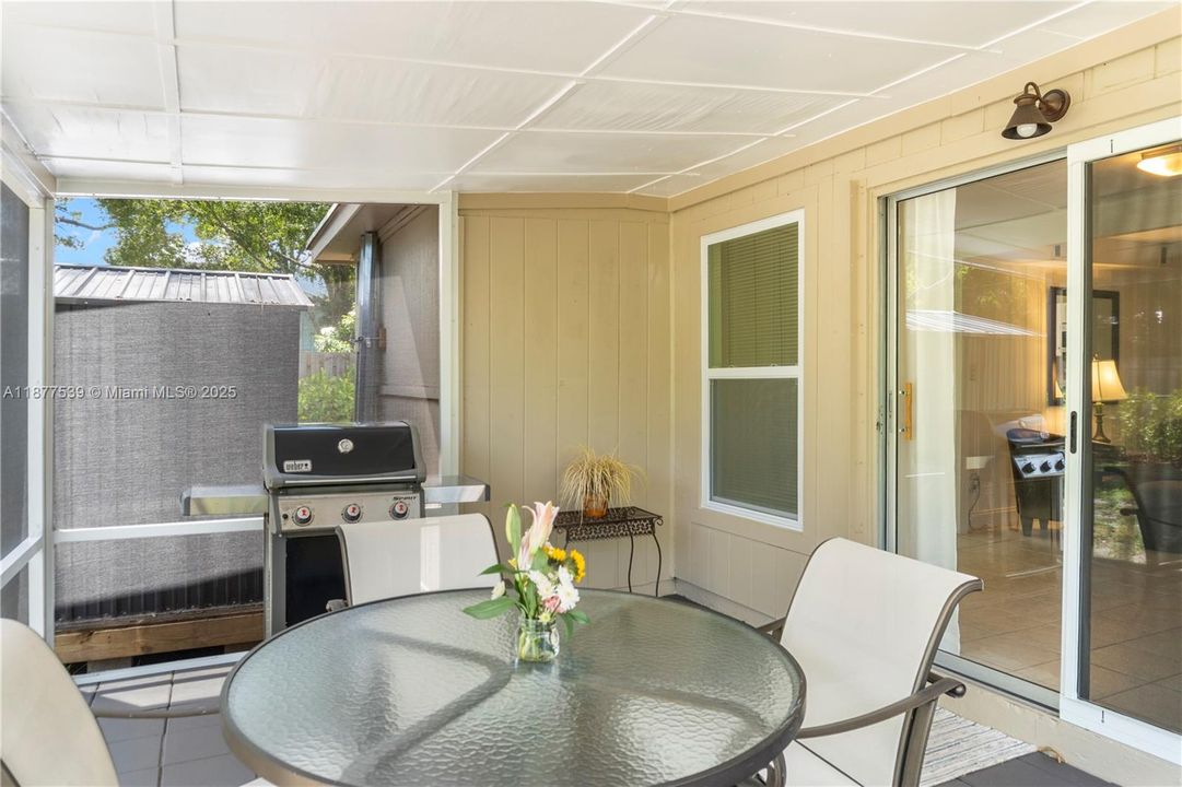 Vendido Recientemente: $335,000 (3 camas, 2 baños, 1379 Pies cuadrados)