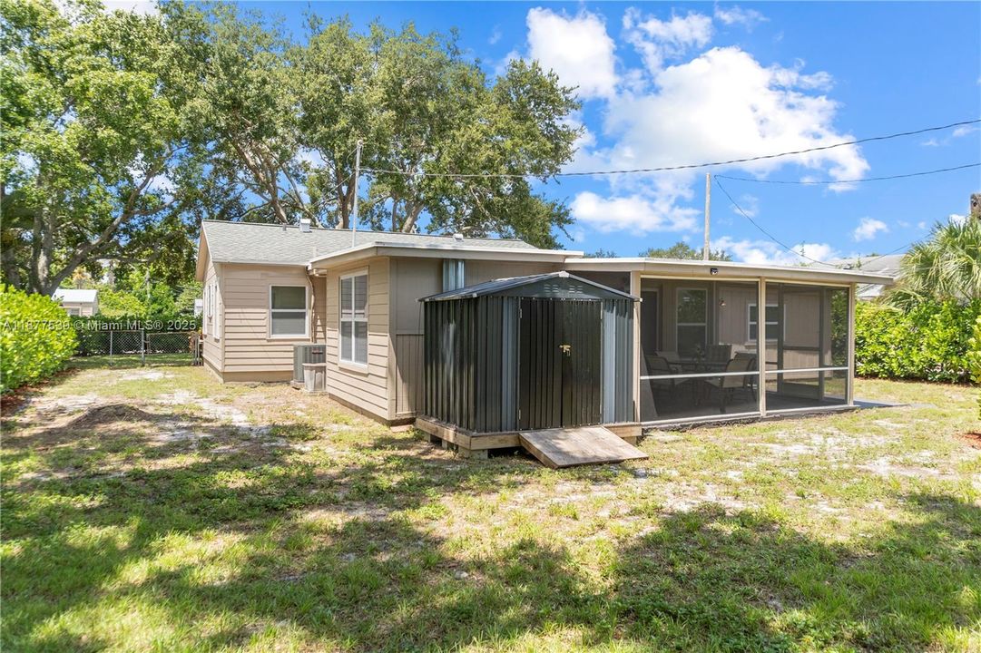 Vendido Recientemente: $335,000 (3 camas, 2 baños, 1379 Pies cuadrados)