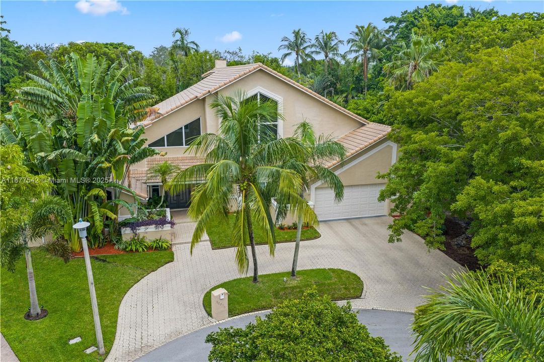 Recently Sold: $1,295,000 (7 beds, 4 baths, 5239 Square Feet)