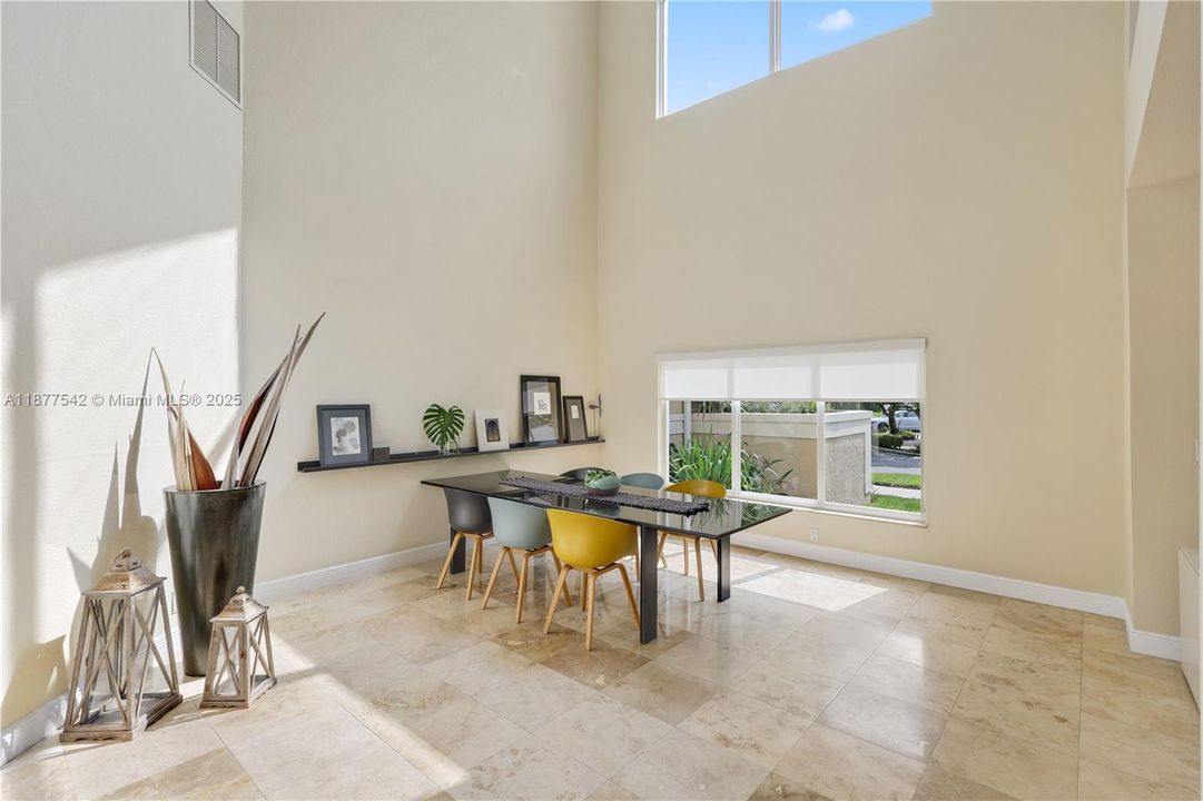 Recently Sold: $1,295,000 (7 beds, 4 baths, 5239 Square Feet)