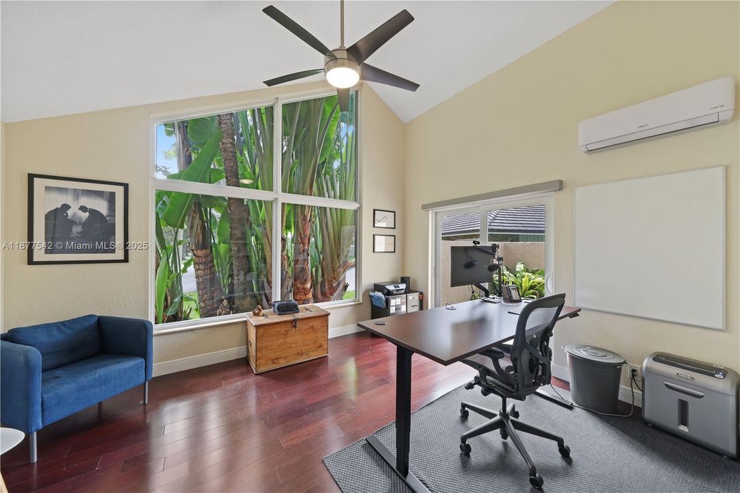 Recently Sold: $1,295,000 (7 beds, 4 baths, 5239 Square Feet)