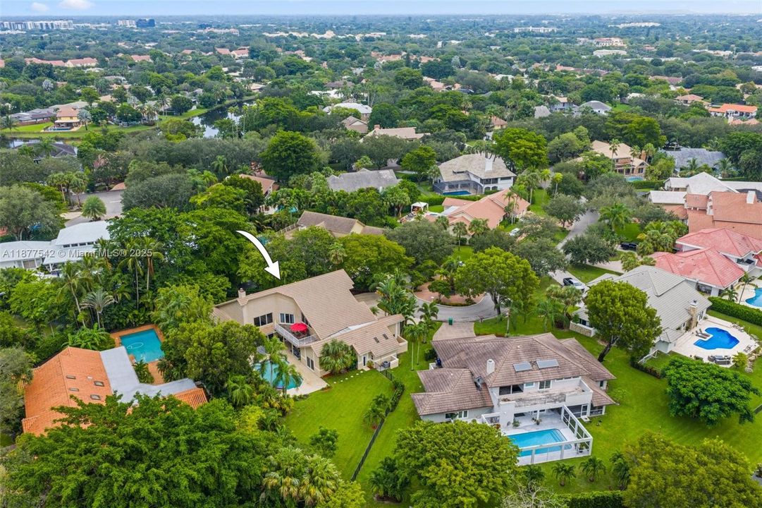 Recently Sold: $1,295,000 (7 beds, 4 baths, 5239 Square Feet)