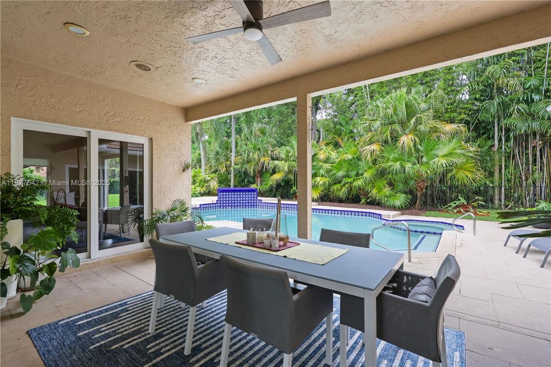 Recently Sold: $1,295,000 (7 beds, 4 baths, 5239 Square Feet)