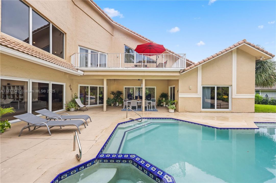 Recently Sold: $1,295,000 (7 beds, 4 baths, 5239 Square Feet)