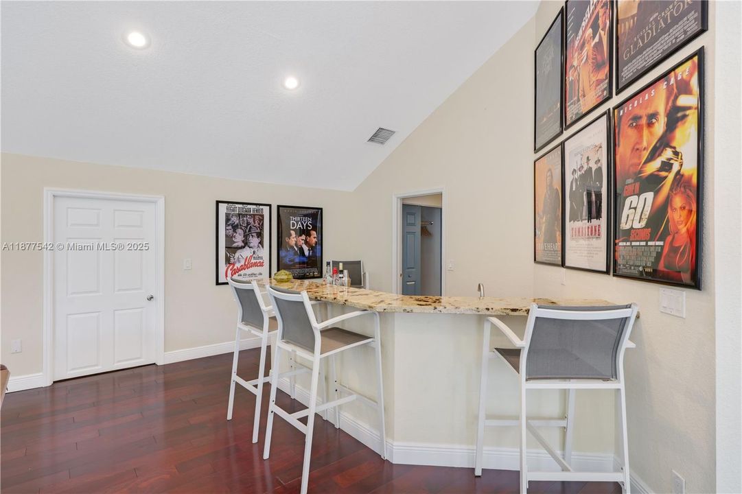 Recently Sold: $1,295,000 (7 beds, 4 baths, 5239 Square Feet)