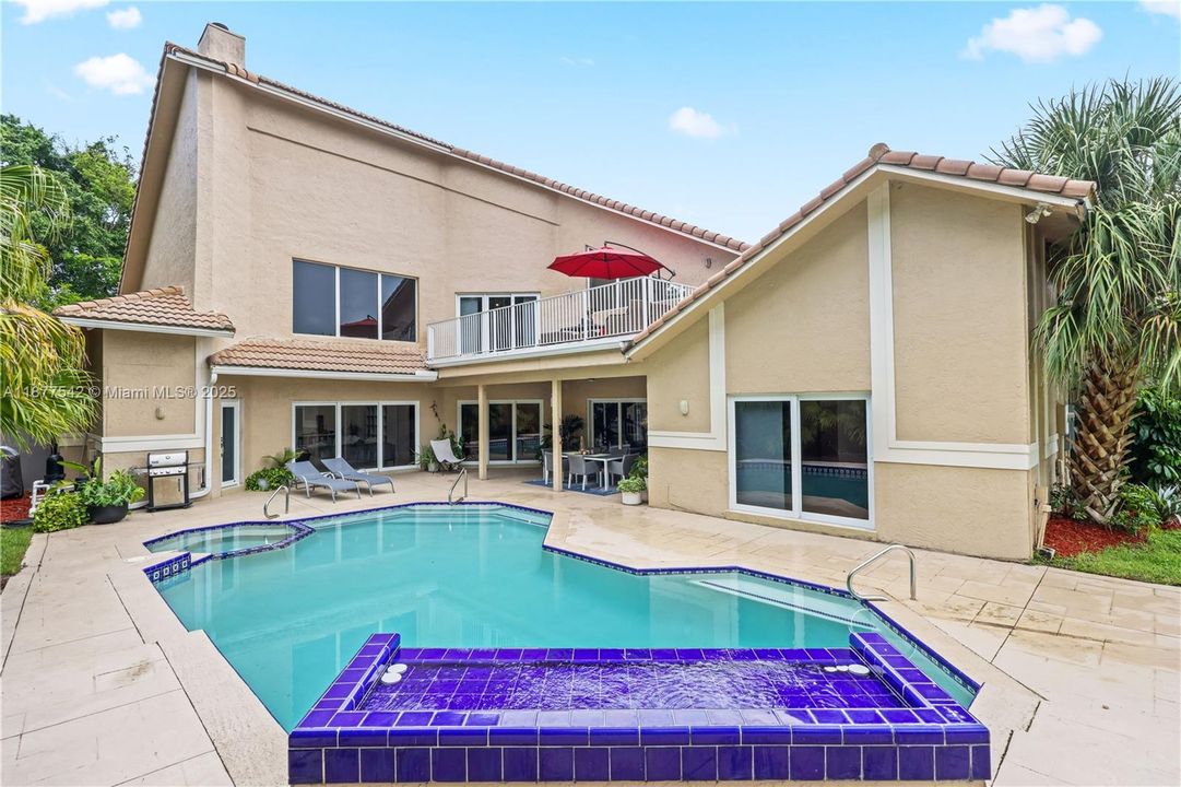 Recently Sold: $1,295,000 (7 beds, 4 baths, 5239 Square Feet)