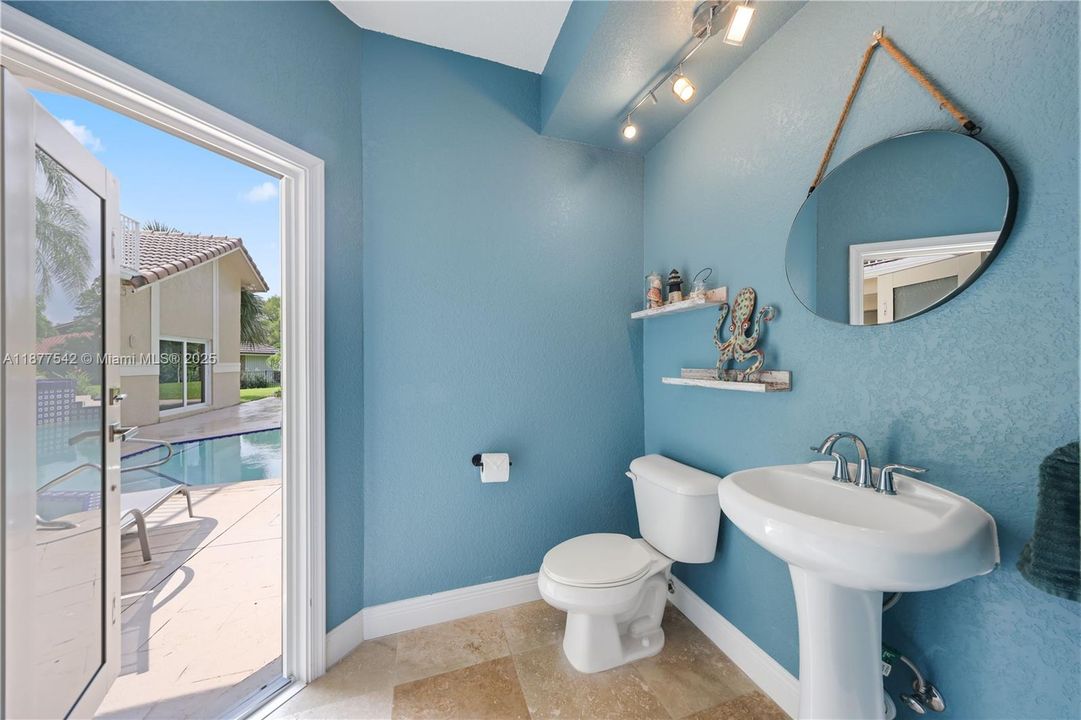 Recently Sold: $1,295,000 (7 beds, 4 baths, 5239 Square Feet)