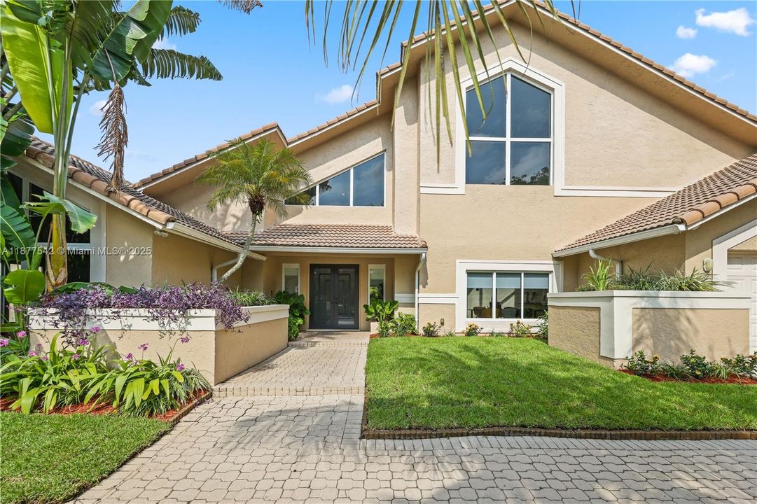 Recently Sold: $1,295,000 (7 beds, 4 baths, 5239 Square Feet)