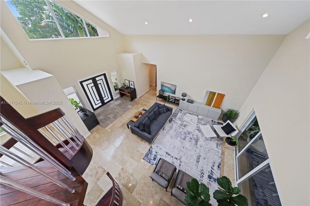 Recently Sold: $1,295,000 (7 beds, 4 baths, 5239 Square Feet)