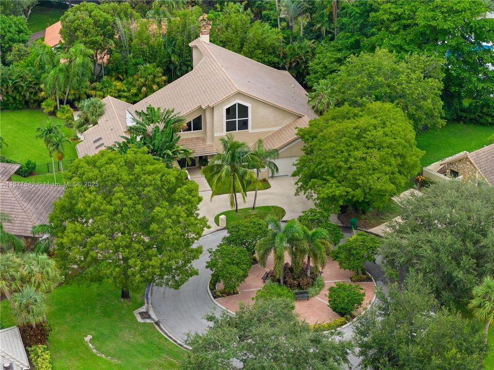 Recently Sold: $1,295,000 (7 beds, 4 baths, 5239 Square Feet)