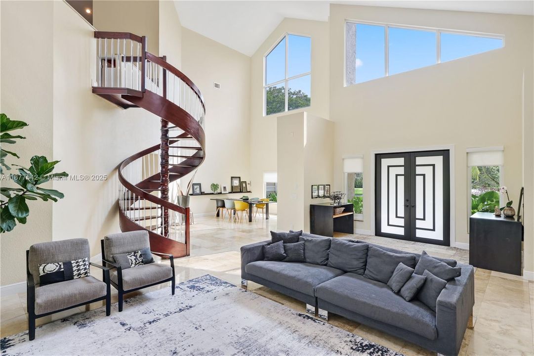 Recently Sold: $1,295,000 (7 beds, 4 baths, 5239 Square Feet)
