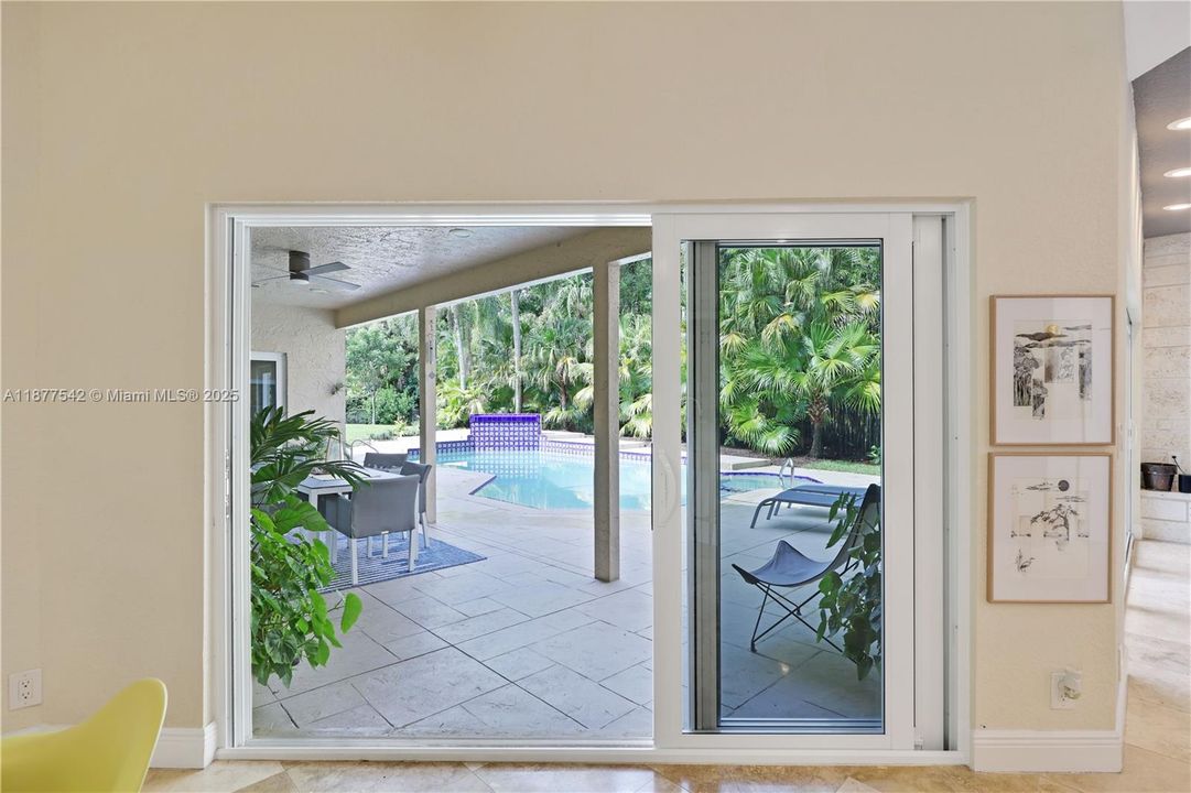 Recently Sold: $1,295,000 (7 beds, 4 baths, 5239 Square Feet)