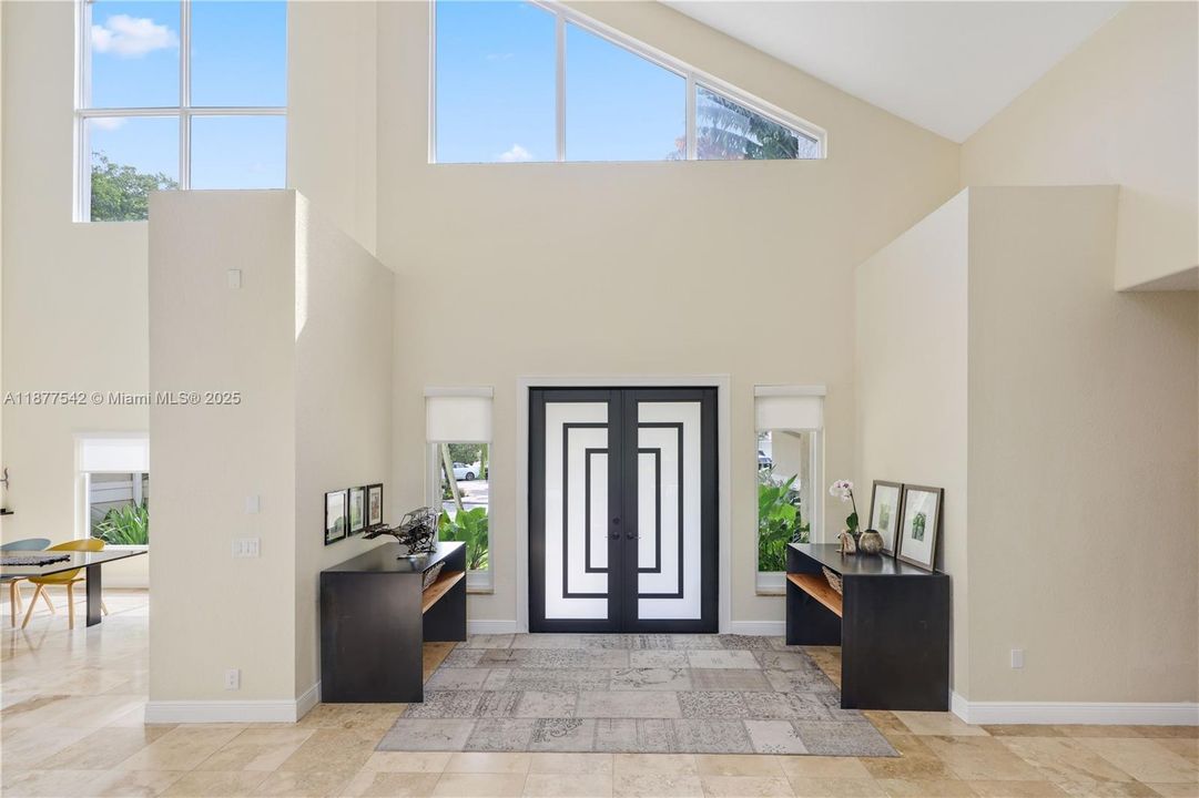 Recently Sold: $1,295,000 (7 beds, 4 baths, 5239 Square Feet)