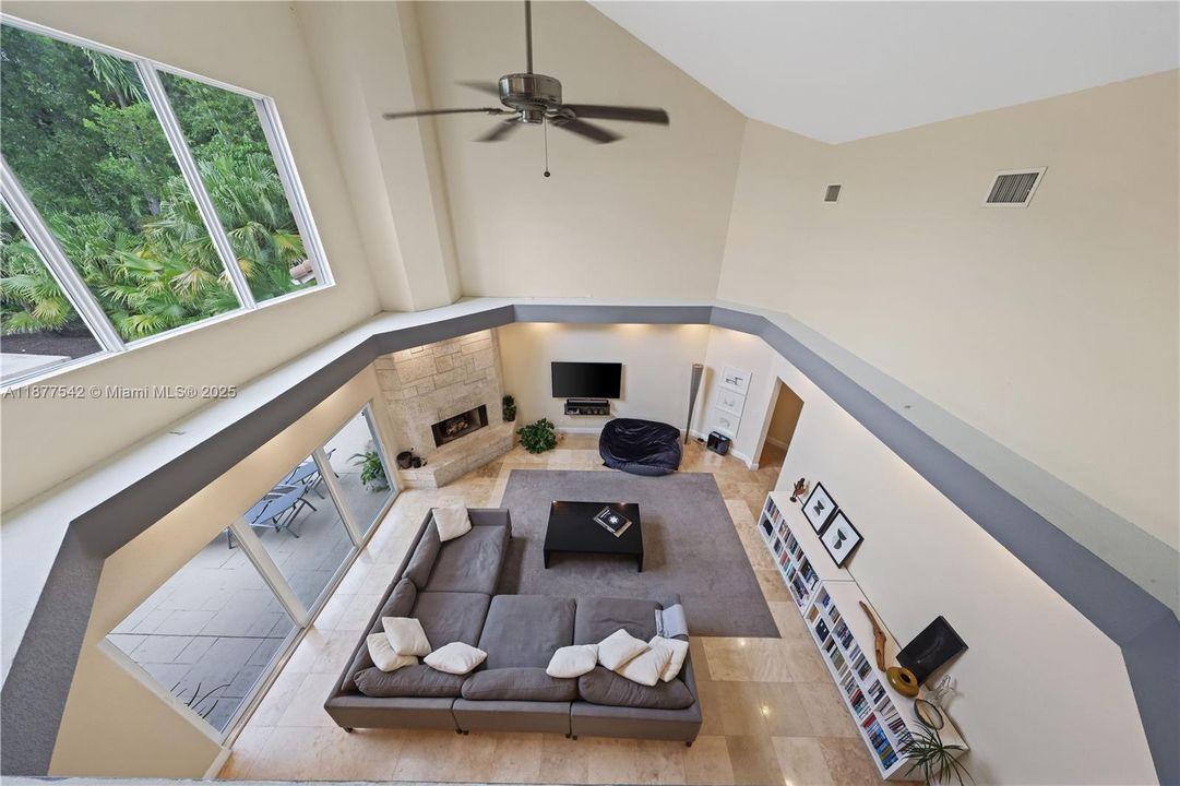 Recently Sold: $1,295,000 (7 beds, 4 baths, 5239 Square Feet)