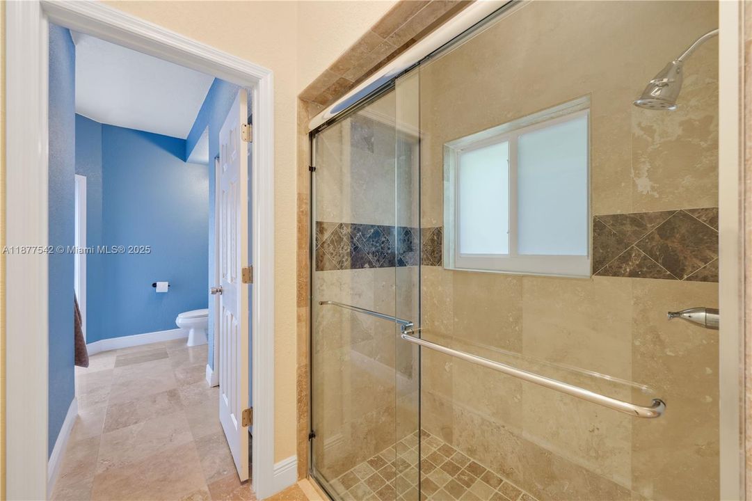 Recently Sold: $1,295,000 (7 beds, 4 baths, 5239 Square Feet)