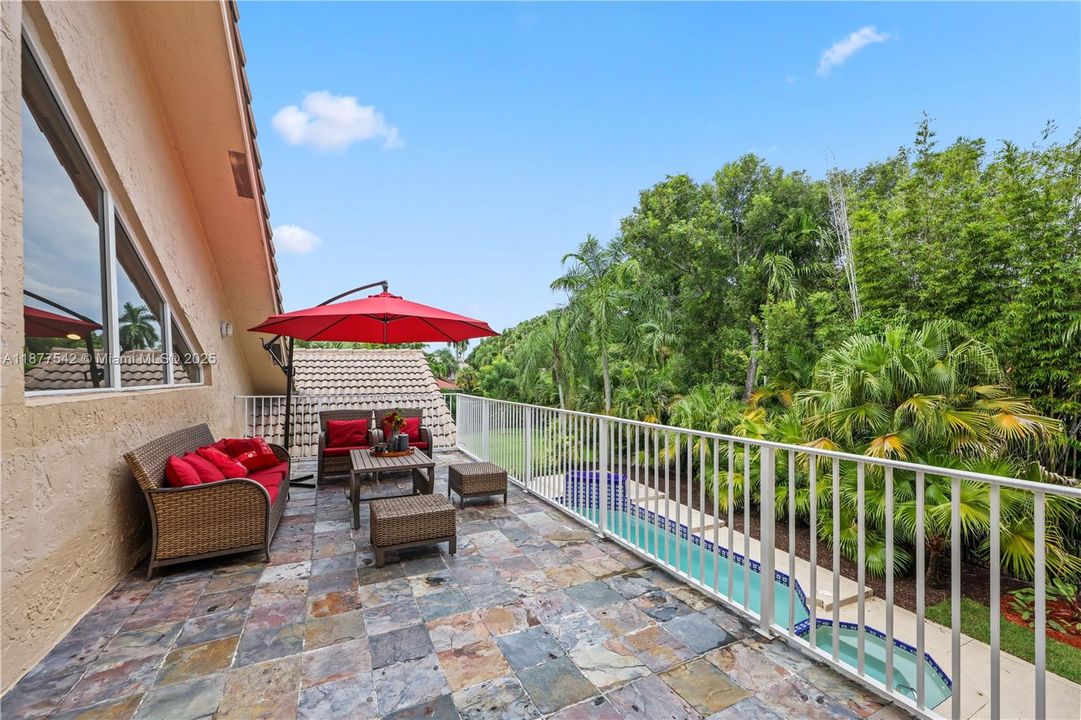 Recently Sold: $1,295,000 (7 beds, 4 baths, 5239 Square Feet)