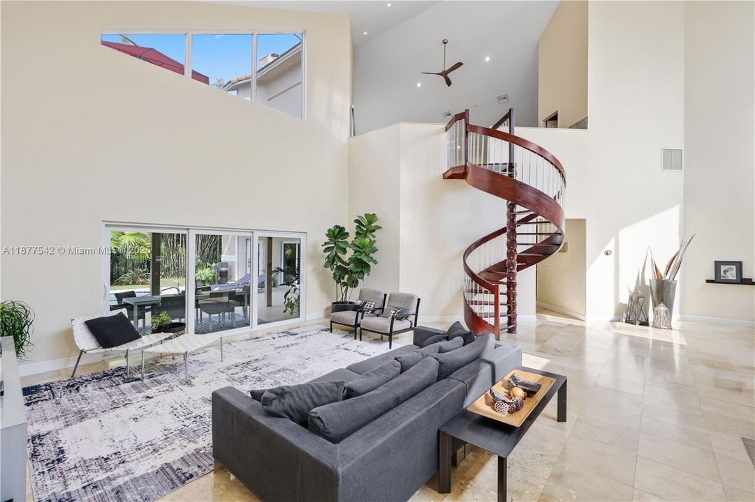 Recently Sold: $1,295,000 (7 beds, 4 baths, 5239 Square Feet)