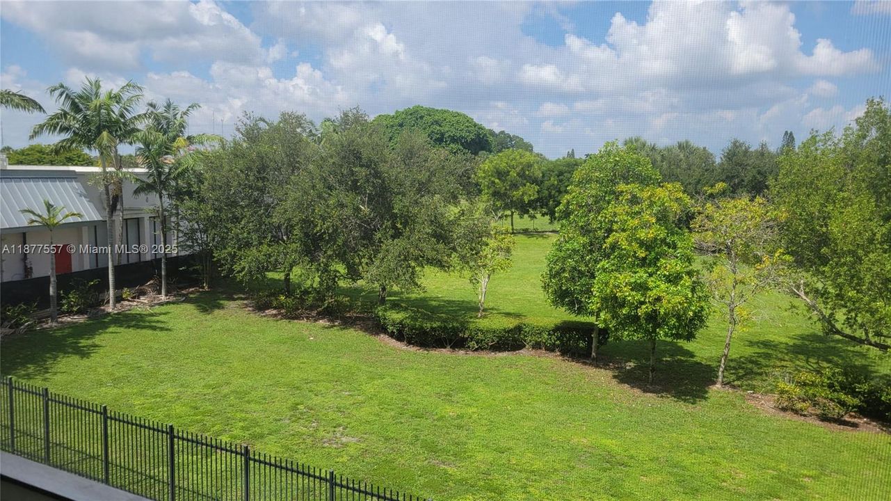 合同活跃: $170,000 (1 贝兹, 1 浴室, 775 平方英尺)